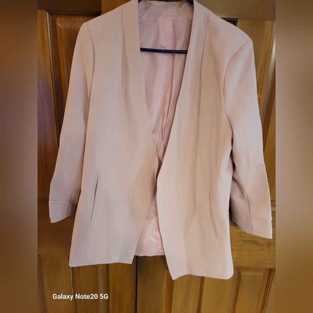 Babaton Power Hip Blazer  light pink